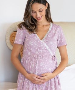 Ropa Premama Seraphine | Camison Cruzado Premama A Lactancia Con Estampado Floral Lila Y Ribete De Encaje